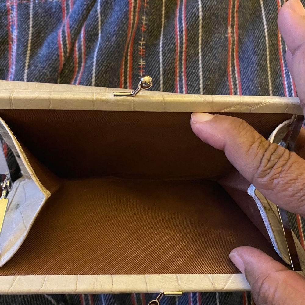 Wallet - Picture 6 of 6